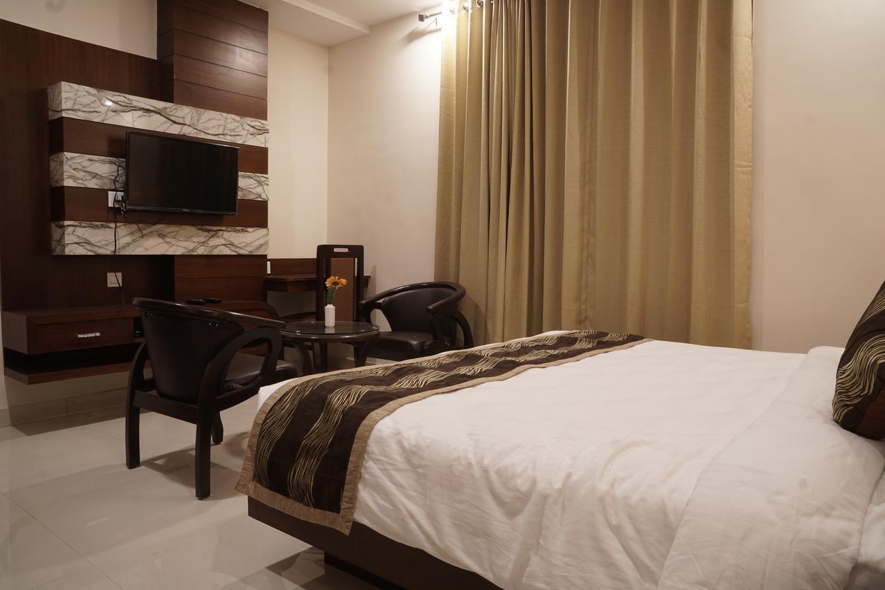 Admire Inn By Tgi Udaipur Luaran gambar