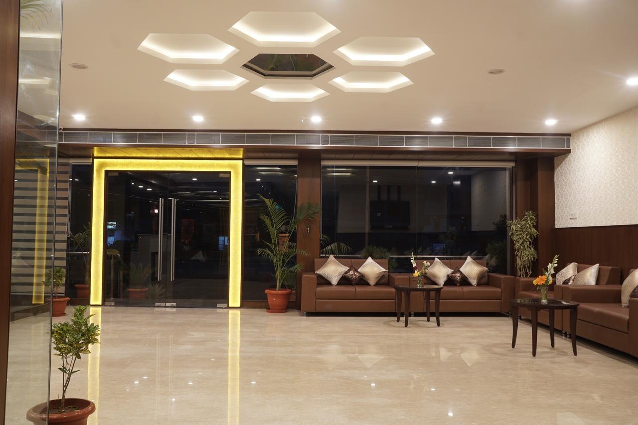 Admire Inn By Tgi Udaipur Luaran gambar